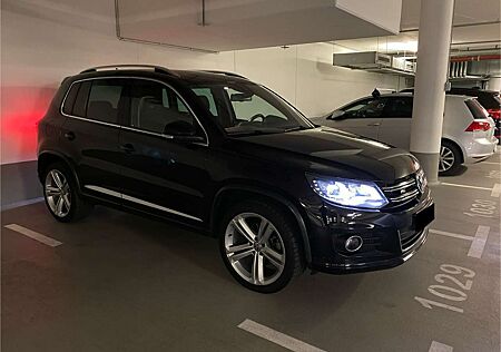 VW Tiguan Volkswagen 2.0 TDI 4Motion R-LINE AHK KEYLESS PANO DCC