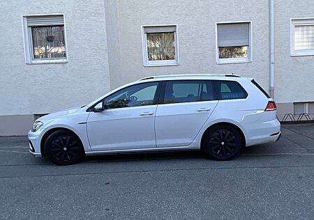 VW Golf Variant Volkswagen Golf 7,5, 1.5 TSI ACT OPF / R-Line / Highline