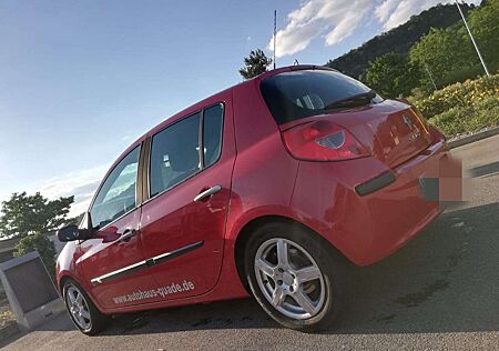 Renault Clio 1.2 16V TCE Exception