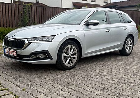 Skoda Octavia Combi2.0TDIDSGFirstEdition|1Hand|TÜV neu|