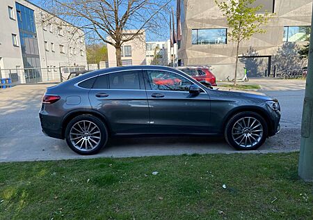 Mercedes-Benz GLC 300 d 4Matic Mit kommletsommer und wintersatz