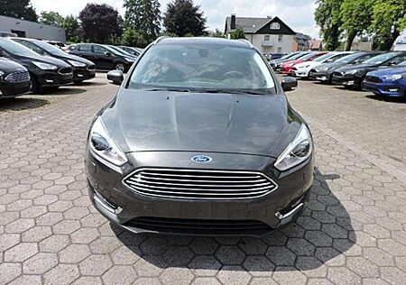 Ford Focus Titanium Turnier Navi + Kamera + Xenon
