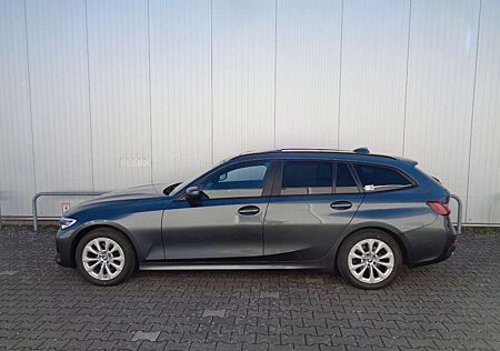 BMW 320 d Aut. Touring Advantage Pano, AHK, Laser,ACC