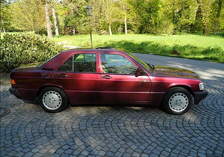 Mercedes-Benz 190 E 1.8 Avantgarde rosso
