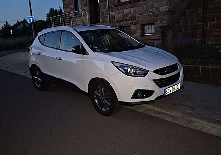 Hyundai ix35 gebraucht kaufen Hyundai ix35 2.0 CRDi 4WD Automatik Style