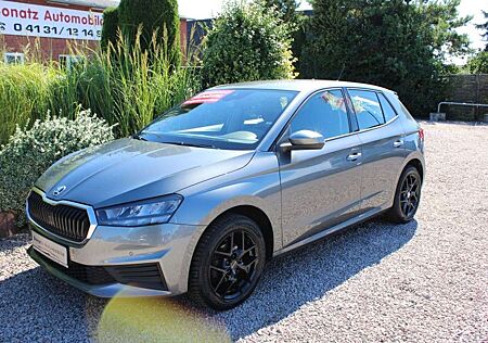Skoda Fabia 1.0 TSI Ambition*LED,Navi,Klimatr,Sitzhzg,Alu,PDC*