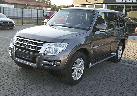 Mitsubishi Pajero 3.2 DI-D Plus/AHK/Xenon/7-Sitzer/R-Cam
