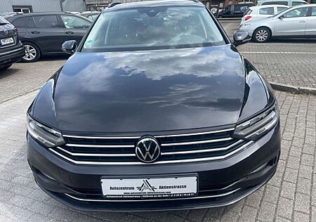 VW Passat Variant Volkswagen Business DSG ACC NAVI Kamera APP