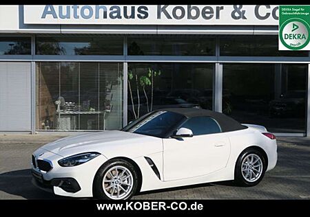 BMW Z4 sDrive 20i Advantage Roadster LEDER+NAVI+SHZ