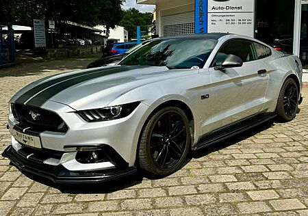 Ford Mustang GT mit Klappenauspuffanlage v. Asch Motorsport