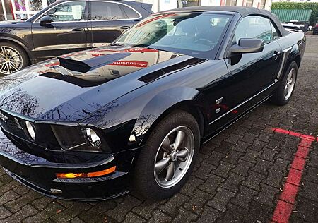 Ford Mustang 4.6 GT V8 Clean Title "einzigartig schön
