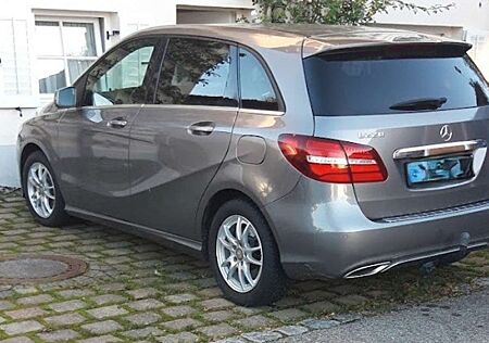 Mercedes-Benz B 200 d 4Matic 7G-DCT Urban