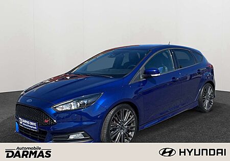 Ford Focus 2.0 EcoBoost ST mit Leder-Sport-Paket 19"