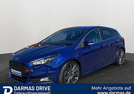 Ford Focus 2.0 EcoBoost ST mit Leder-Sport-Paket 19"