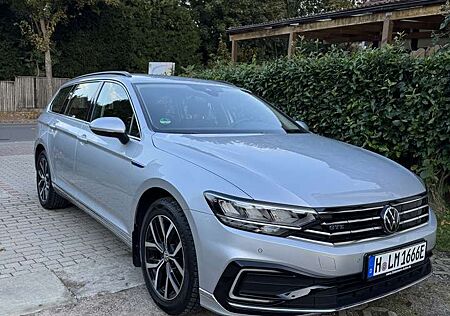 VW Passat Variant Volkswagen GTE