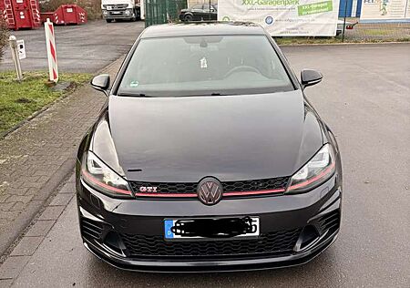 VW Golf GTI Volkswagen BlueMotion Technology DSG Clubsport