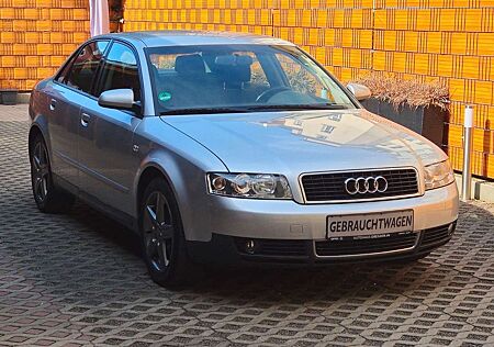 Audi A4 2,0 Benzin