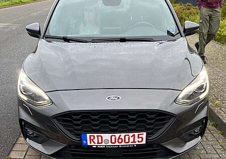 Ford Focus Turnier 1.5 EcoBoost Start-Stopp-System ST-LINE
