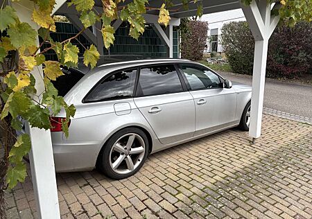 Audi A4 Attraction quattro