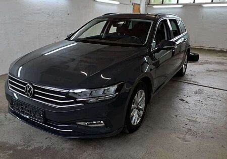 VW Passat Variant Volkswagen Business AHK Panorama LED