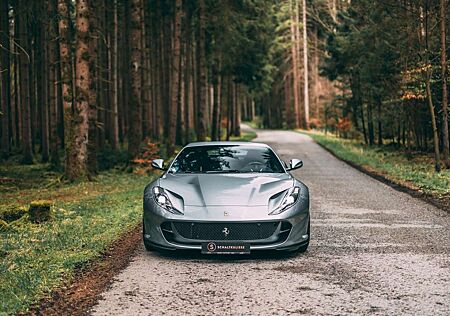 Ferrari 812 6.5 V12 Superfast DCT F1