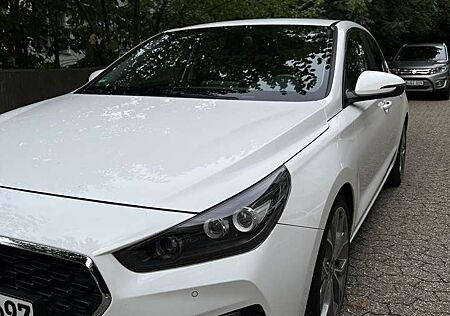 Hyundai i30 1.4 T-GDI DCT Premium