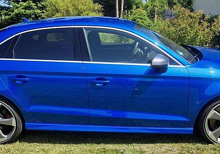 Audi RS3 Limousine S tronic