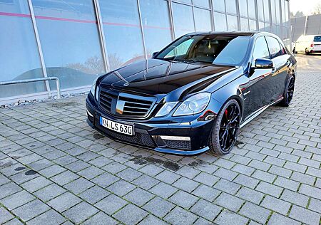 Mercedes-Benz E 63 AMG AMG Speedshift MCT AMG Performance Packag