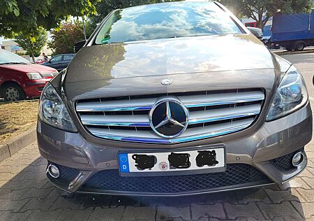 Mercedes-Benz B 180 (BlueEFFICIENCY)