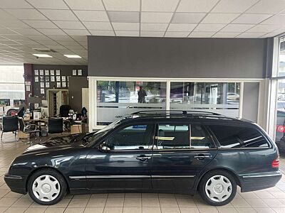 Mercedes-Benz E 240 T AVANTGARDE LPG+Benzin Auto SSD AHK PDC