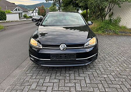 VW Golf Volkswagen 2.0 TDI SCR DSG IQ.DRIVE