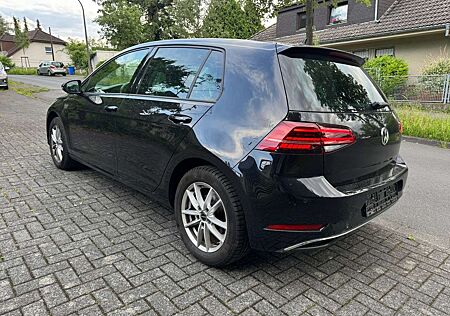 VW Golf Volkswagen 2.0 TDI SCR DSG IQ.DRIVE