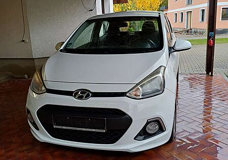 Hyundai i10 1.0 YES! Silver