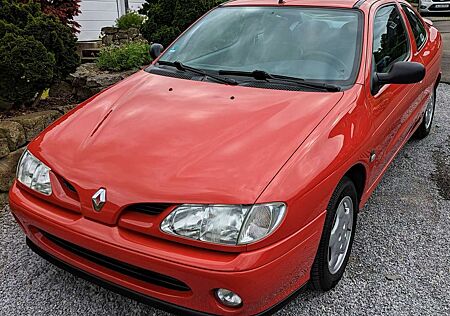 Renault Megane Coach 1.6e