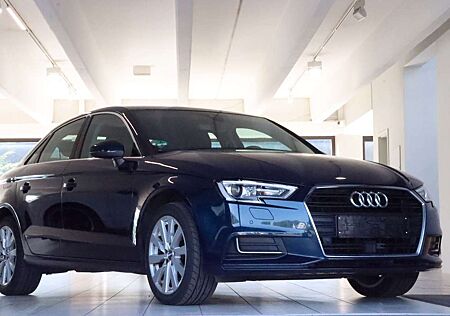 Audi A3 Limousine 30 TDI /Navi/Carbon/Sitzhzg./KAM