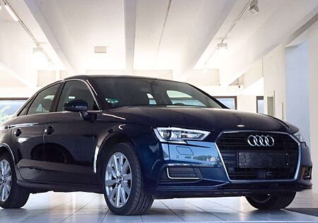 Audi A3 Limousine 30 TDI /Navi/Carbon/Sitzhzg./KAM