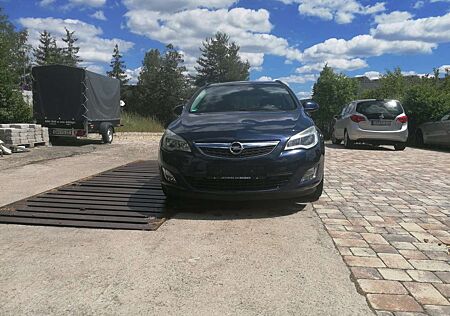 Opel Astra Edition / TÜV 12-2025 / 1 HAND