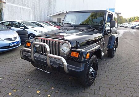 Jeep Wrangler Sport 2.5 mit AHK.