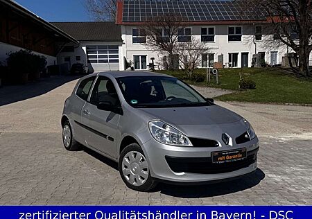 Renault Clio *TÜV NEU*GARANTIE*SERVICE NEU*8FACH BER.*