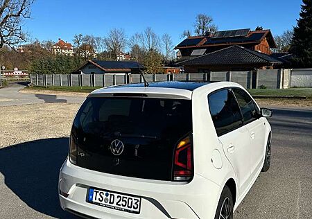 VW Up Volkswagen ! R-Line, aus 2. Hand, 8- fach bereift