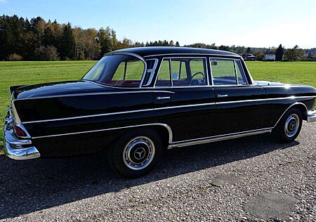 Mercedes-Benz 300 SE W112 Heckflosse Zust:1- Kompl.-Rest., prom.