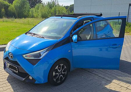 Toyota Aygo x-shift x-sky