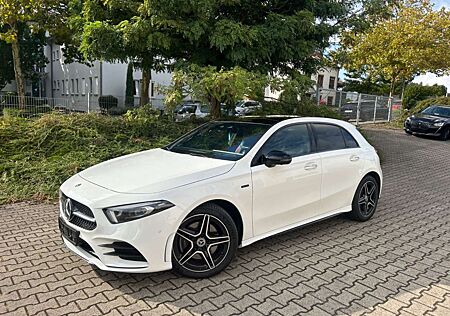 Mercedes-Benz A 250 e Plug In AMG Leder Panorama LED Navi