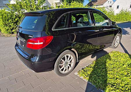 Mercedes-Benz B 180 B-Klasse Diesel (CDI) d 7G-DCT