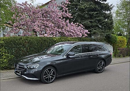 Mercedes-Benz E 200 d T Facelift/AHK/BURMESTER/SCHECKHEFT