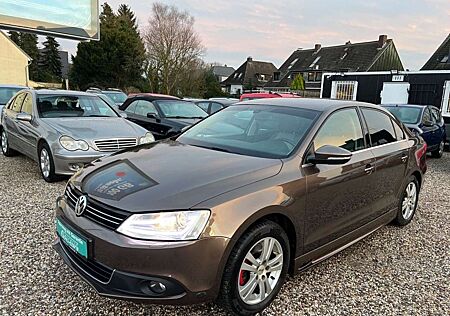 VW Jetta Volkswagen VI Highline*TÜV NEU*1 HAND*NAVI*PDC*TOP*