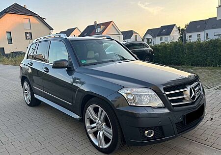 Mercedes-Benz GLK 320 CDI DPF 4Matic 7G-TRONIC Edition 1