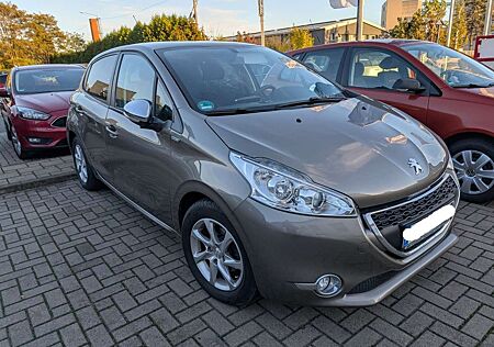 Peugeot 208 Style/Scheckheft/LED Paket/PDC/Iempomat/Klimaanlag