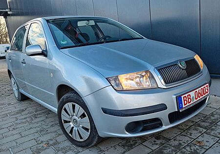 Skoda Fabia 1.4/MOTOR LAMPE AN/TÜV NEU/KLIMA/101 PS