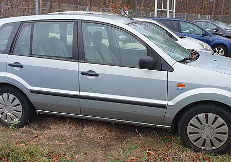 Ford Fusion mit neuem Tüv